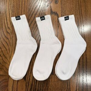 Alo Unisex Half-Crew Scrunch socks 3 pairs brand new